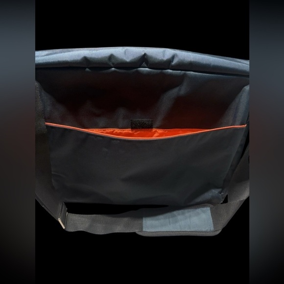 Targus Blue And Orange Messenger Bag For Men, Laptop Crossbody, Adjustable Strap - Picture 6 of 9